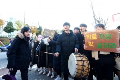 [포토] 후배들 응원 받으며