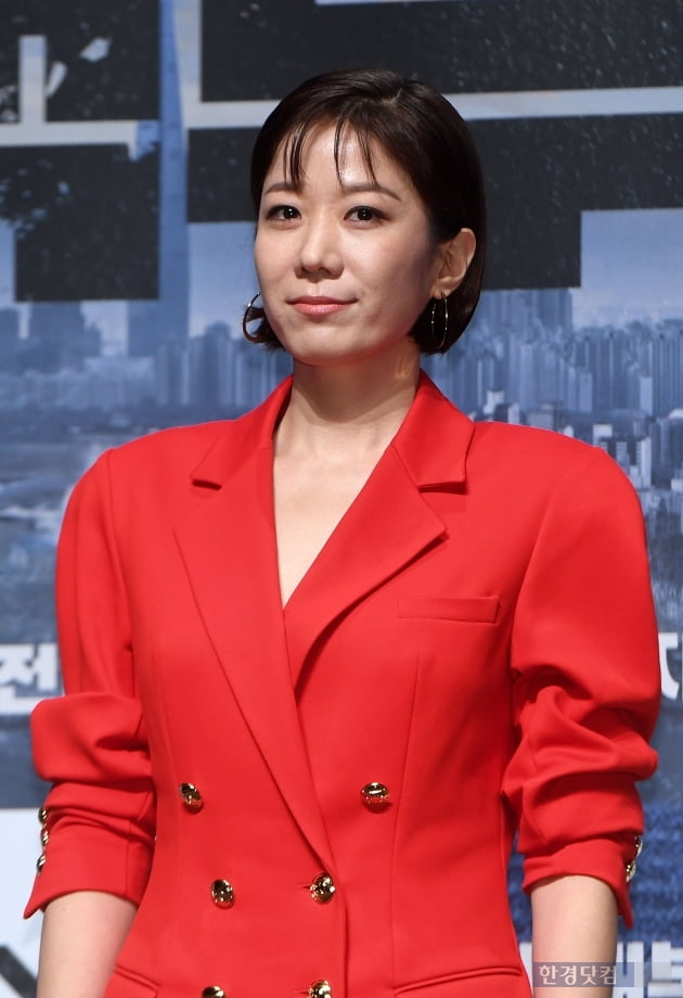 [포토] 전혜진, '강렬한 레드'