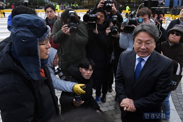 [포토] 황교안 대표 단식투쟁 현장 찾은 강기정 정무수석