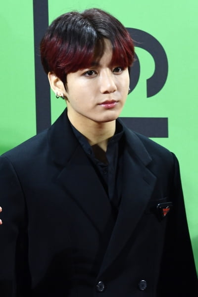 [포토] 방탄소년단 정국, '아미 빠져들게 만드는 눈빛' (2019 멜론뮤직어워드)