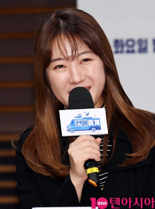 손수정 연출이 5일 오전 서울 상암동 MBC 골든마우스홀에서 열린 MBC 새 예능프로그램 ‘편애중계’ 제작발표회에 참석하고 있다.