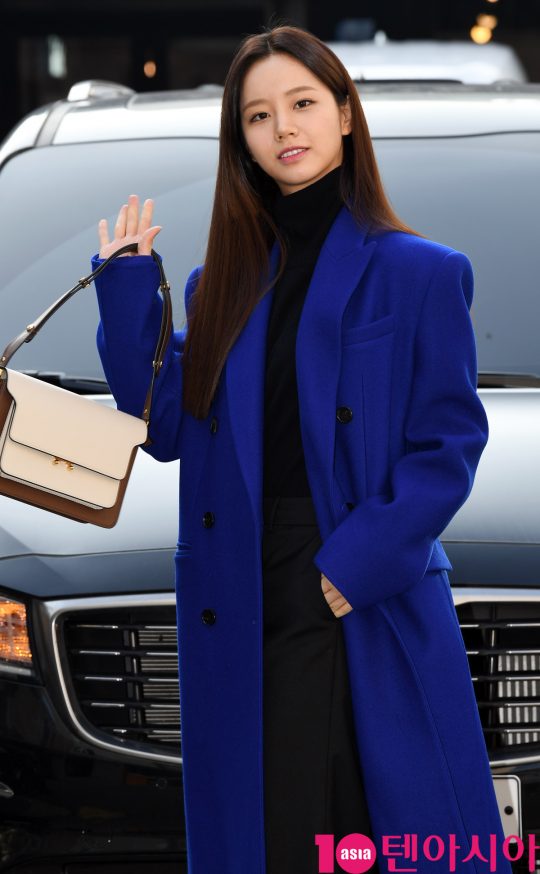 배우 이혜리가 16일 오후 서울 논현로 한 음식점에서 열린 tvN 수목드라마 ‘청일전자 미쓰리’ 종방연에 참석하고 있다.