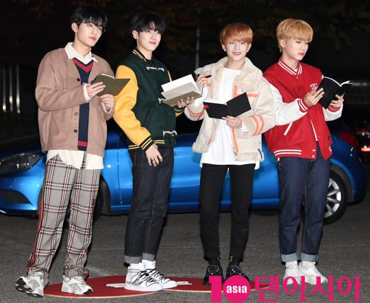 그룹 동키즈가 22일 오전 서울 여의도 KBS 신관 공개홀에서 열린 KBS2 ‘뮤직뱅크'(뮤뱅) 리허설에 참석하고 있다.