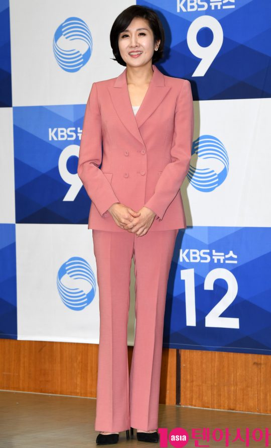 이소정 앵커가 27일 오후 서울 여의도 KBS신관에서 열린 KBS 뉴스 새 앵커 기자간담회에 참석하고 있다.