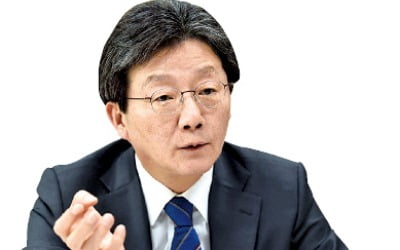 [인터뷰] 유승민 의원 "보수 통합?…한국당 완전 해체하고 새 집 지어야"