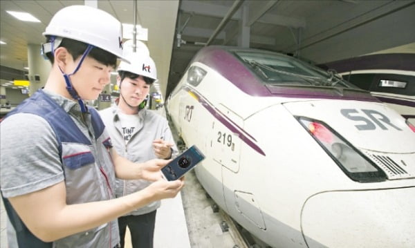 KT는 철도역사, 김포공항 등 대형 건물 내 5G 인빌딩 서비스를 확대하고 있다. KT 제공 