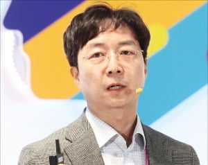 "학생이 교사만 쳐다보는 교실에선 창의 인재 안나와"