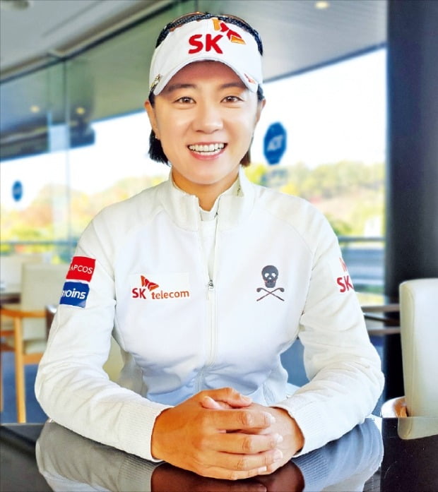 한국여자프로골프(KLPGA)투어 ADT캡스챔피언십을 하루 앞둔 지난 7일 최나연은 “모처럼 국내 팬들 앞에서 경기해 떨리면서도 설렌다”고 말했다. 최나연이 KLPGA투어 대회에서 뛰는 건 2017년 11월 이후 2년 만이다.  조희찬 기자 