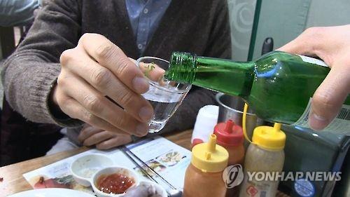 "술 한두잔에도 얼굴 빨개지는 한국인, 류머티즘에도 취약"