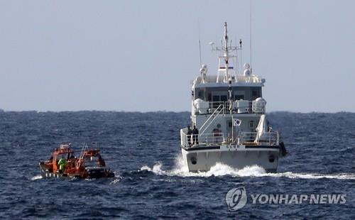 "아들아, 아들아" 오열…헬기 추락 현장서 실종자 가족 눈물바다