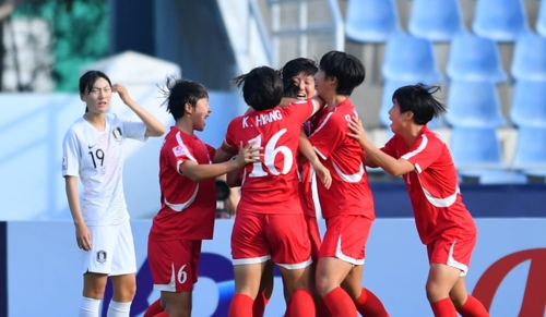 [고침] 체육(한국 U-19 여자축구, 북한에 1-3 완패…결승…)