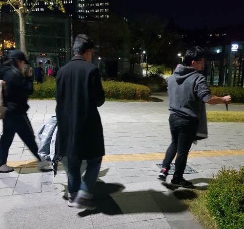 서울대에 들어선 '레넌 벽'…대학가에 불붙는 '홍콩 연대' 운동(종합)