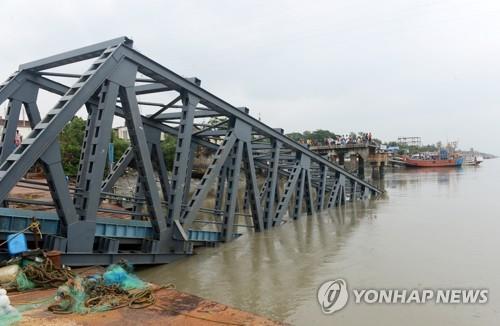 사이클론 불불, 벵골만 강타…20명 사망·수십명 실종