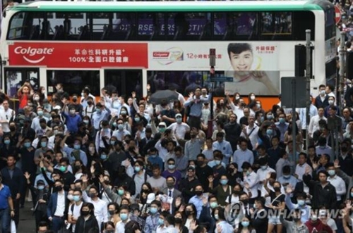 홍콩 시위로 출근길 '교통대란'…낮에는 도심 시위(종합)