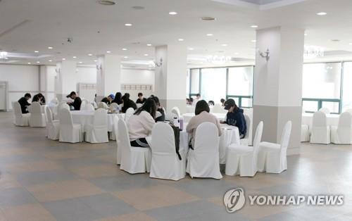 [수능] "모텔서 마무리 공부"…차별받는 섬 수험생 돌봐야