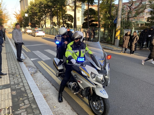 [수능] 인천 수험생 58명 아슬아슬 응시…감독 중 쓰러진 교사(종합)