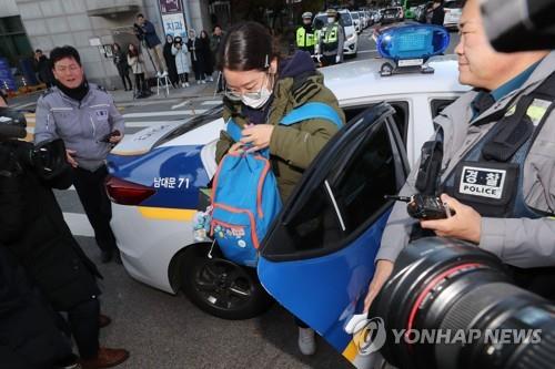 '한파도 못 이긴' 수능 열기…전국 고사장 뜨거운 응원전