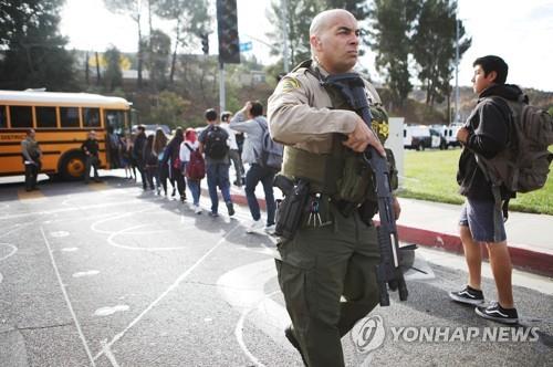 생일에 총질 한 16세 소년…되살아난 美 학교 총격 망령(종합)