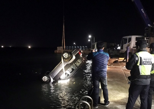 제주 조천포구서 SUV 바다로 추락…운전자 1명 사망