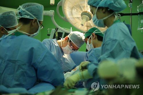 대장암·위암 치료 한국이 최고…항생제 처방량 여전히 높아