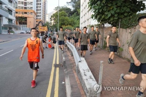 '시진핑 최후통첩'에 중국군 홍콩거리로…"軍 투입 경고 메시지"