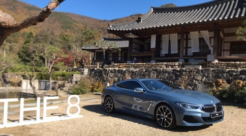 [시승기] 20년만에 돌아온 BMW 8…스포츠카 DNA 가진 중형세단