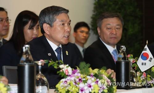 정경두 "군용기 조우 때 국제법 철저 준수해야"…일중러 겨냥