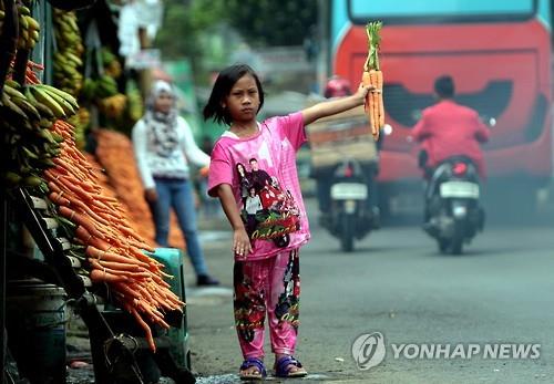 "인니 빈곤 가정 아동, 커서 수입 87% 적어…가난의 대물림"