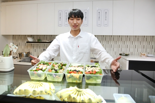 "못생긴 과일 무시하지 마세요" 대학생이 교내에 카페 창업