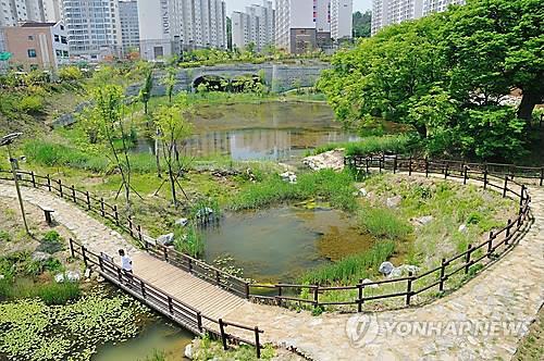 청주시의회, 시 행정감사서 양서류 생태공원 민간위탁 '맹공'