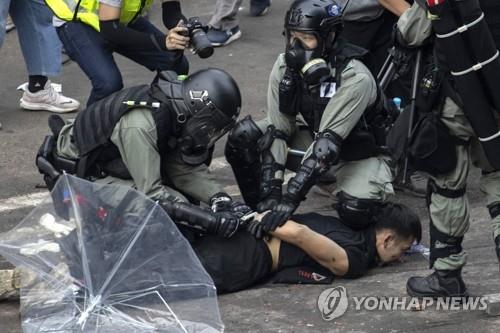 中, 홍콩 구의원 선거에 "폭력위협 없이 공정선거해야"