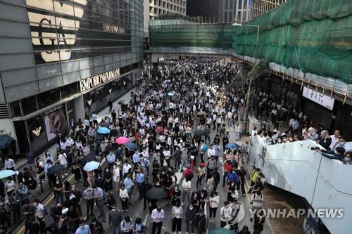 홍콩 대기업들 "폭력 멈추고 우리집 지키자" 신문광고