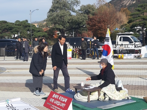 황교안, 나흘째 단식…한국당, 내일 靑 앞에서 비상의총(종합)