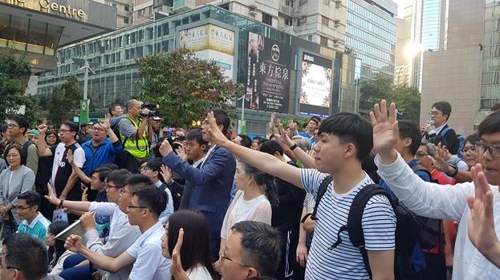 [르포] 홍콩선거 승자들 맨 먼저 찾은 '시위대 최후보루' 이공대