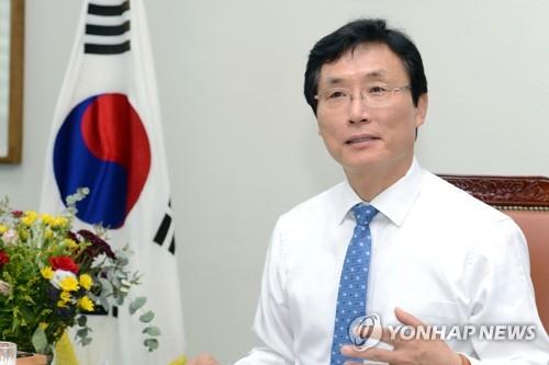 이환주 남원시장 "국립 공공의대 설립법 보류 유감"