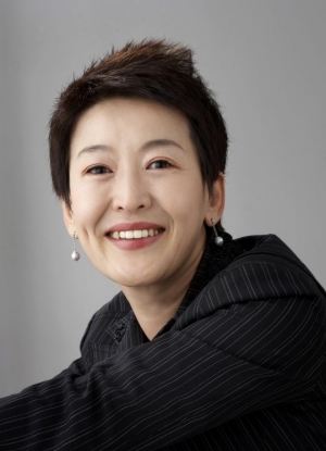 윤석화, 마디픽쳐스와 전속계약...김서형과 한솥밥