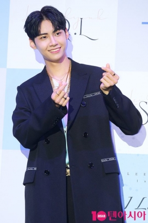 [TEN PHOTO]업텐션 이진혁 &#39;오늘(4일) 솔로 출격!&#39;