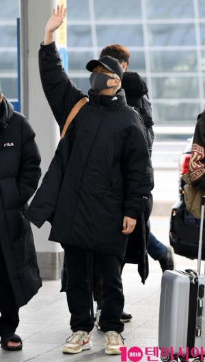 [TEN PHOTO]방탄소년단 RM &#39;안녕하세요~&#39;