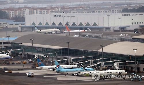 난민 수용소보다 못한 김해공항 송환 대기실…인권 침해 우려