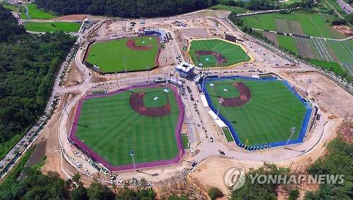 야구 콘텐츠 다 모여라…부산 기장 국제야구 대축제 개막