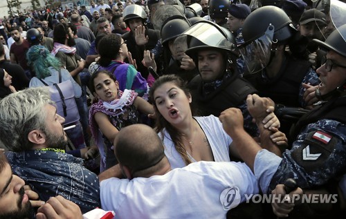 "중동서 패권 키운 이란, 곳곳서 반대 시위 '부메랑'"