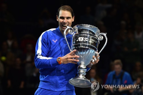 나달, 치치파스 꺾었지만 ATP 파이널스 4강 진출 실패