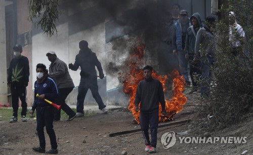 모랄레스 물러난 볼리비아 '안갯속'…권력 공백 속 혼돈 심화(종합)