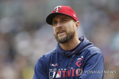 '무명' 선수 출신 발델리·실트 감독, 올해의 MLB 감독상 '우뚝'