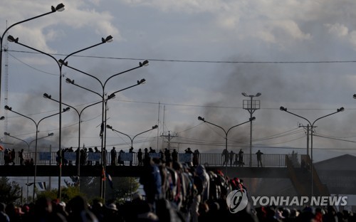 도로 차단으로 생필품 공급 막혀…볼리비아 혼란 '악화일로'