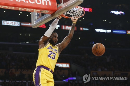 앤서니, 1년 만의 NBA 복귀전서 10득점…야투성공률 28.6%(종합)