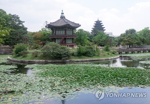 경복궁 향원정 콘크리트 아래에 도넛형 온돌 있었다(종합)