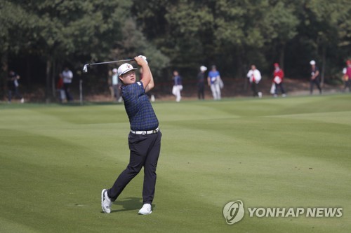 임성재, 아쉬운 연속 보기…선두와 4타차 공동 6위