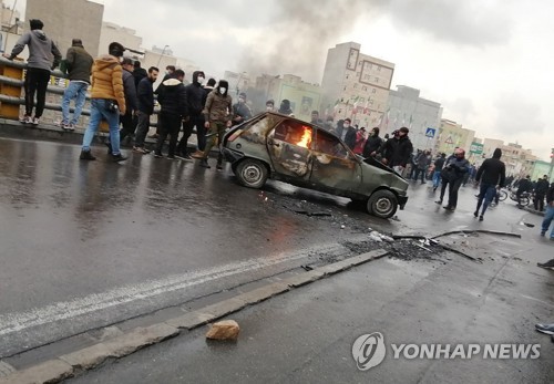 이란, 사흘째 인터넷 전면 차단…반정부 시위 제압