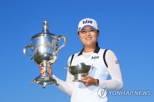 상금왕·베어트로피까지 석권 고진영 "최선 다했다…이제 시작"